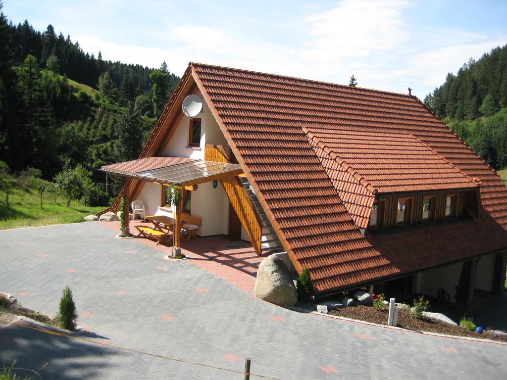 Holzbildhauerei Kammerer Triberg im Schwarzwald Eksteriør billede