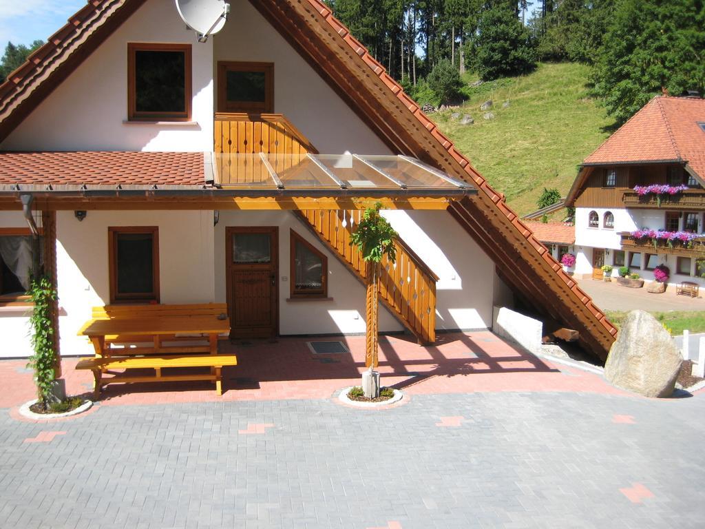 Holzbildhauerei Kammerer Triberg im Schwarzwald Eksteriør billede