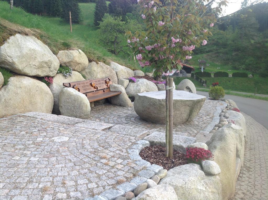 Holzbildhauerei Kammerer Triberg im Schwarzwald Eksteriør billede
